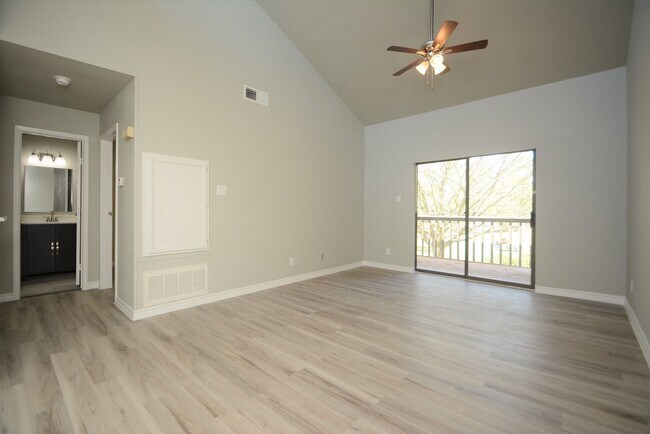 Building Photo - 13151 Walden Rd