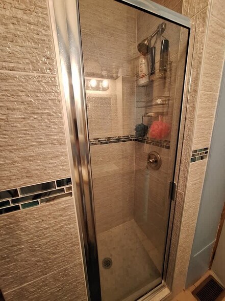 Building Photo - 515 W Clam Cir