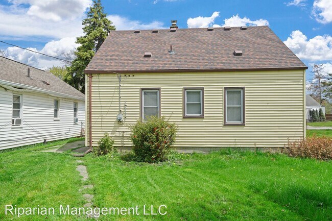 Building Photo - 2 br, 1 bath House - 22063 Cushing Ave