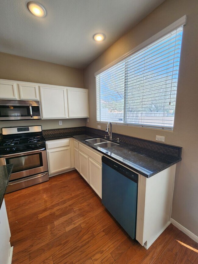 Building Photo - A Beautiful 3 Bedroom 2 story home in SW. ...