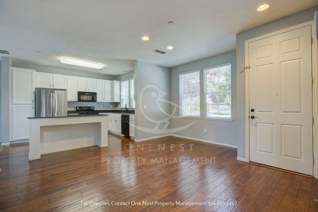 Building Photo - 862 Courtyards Loop