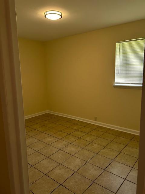 Building Photo - 10566 Mayfair Dr