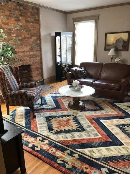 Building Photo - 705 Bryden Rd