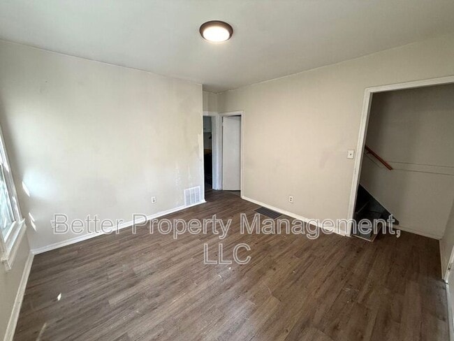 Building Photo - 508 Dock St