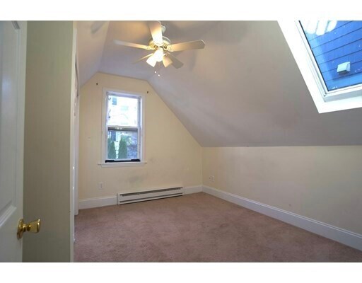 Building Photo - 89 Condor St