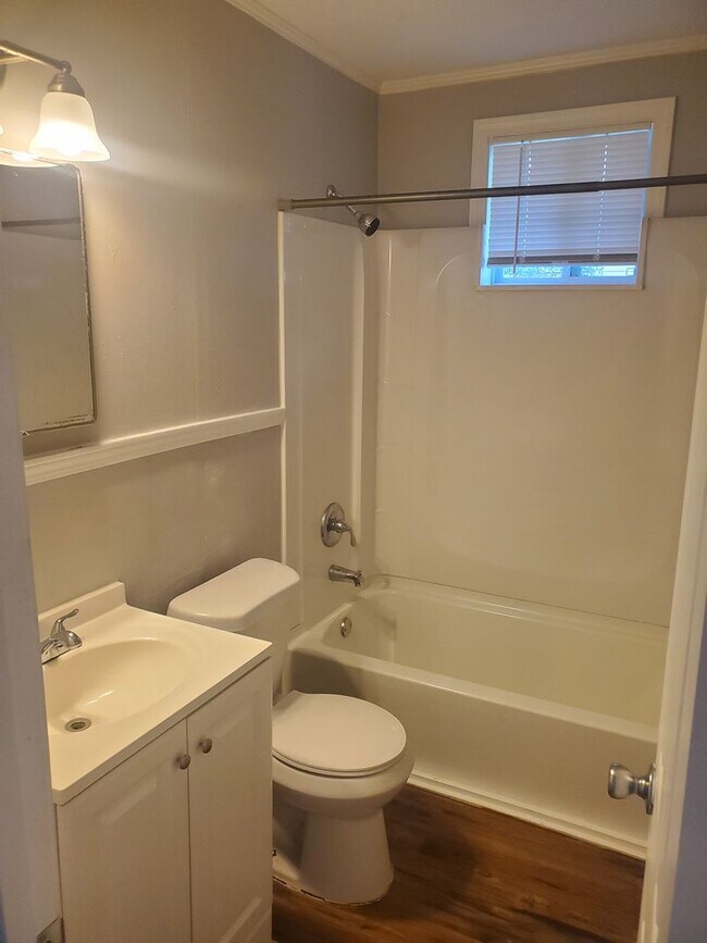 Building Photo - North Franklin Duplex