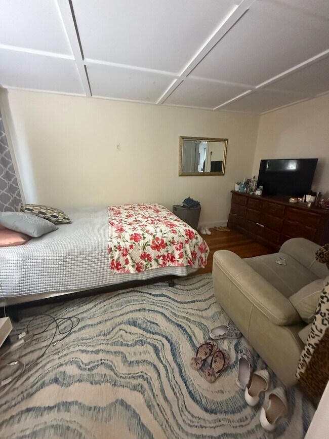 Building Photo - 42-46 School Street