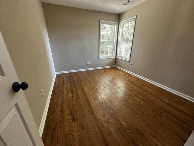 Building Photo - 3924 Riverstone Dr