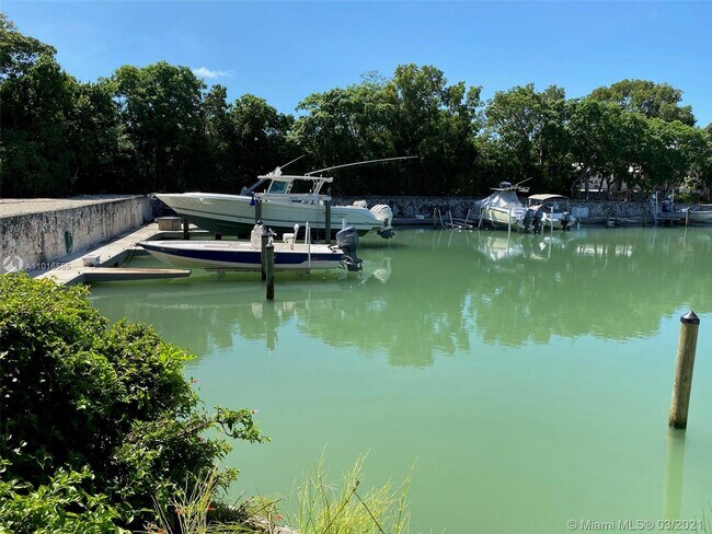 Building Photo - 2 Flamingo Hammock Rd