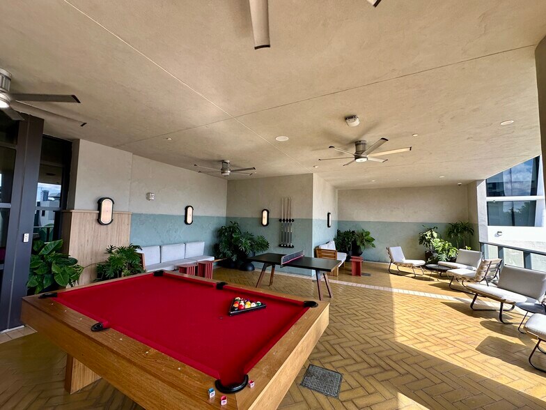 Building Photo - 337 NW 31st St