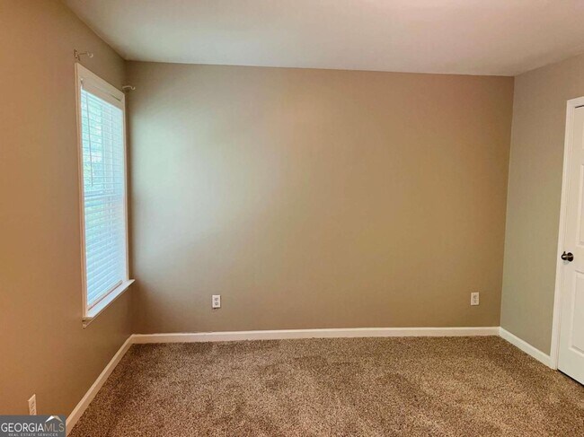 Building Photo - 26 Cliffhaven Cir