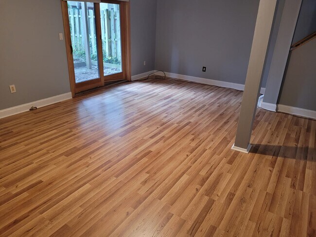 Building Photo - 9258 Red Cart Ct