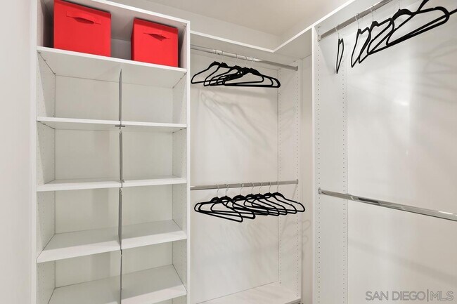 Building Photo - 857 Nolbey St