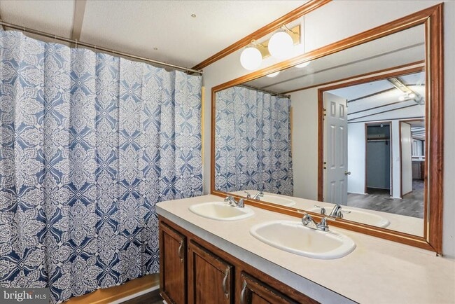 Building Photo - 1873 Clay Hill Rd