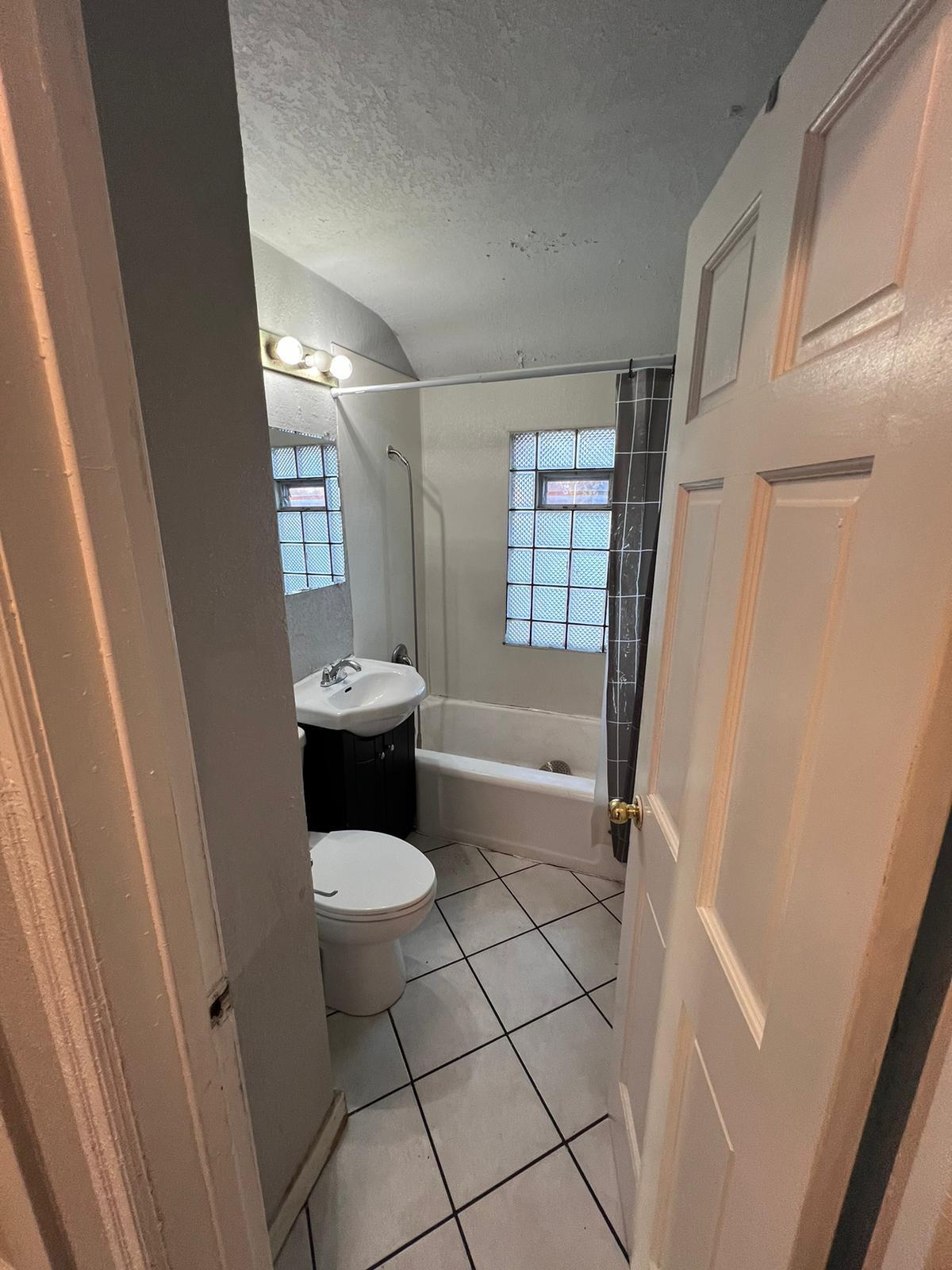 Building Photo - 4758 N 19th Pl