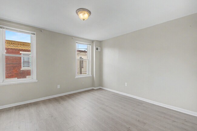 Building Photo - 2340 S Hutchinson St