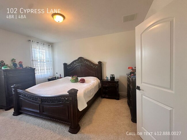 Building Photo - 102 Cypress Ln