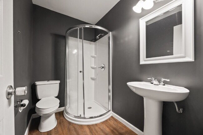 Building Photo - Spacious 3BR/3BA + 2 Bonus Rooms | $2,500/...