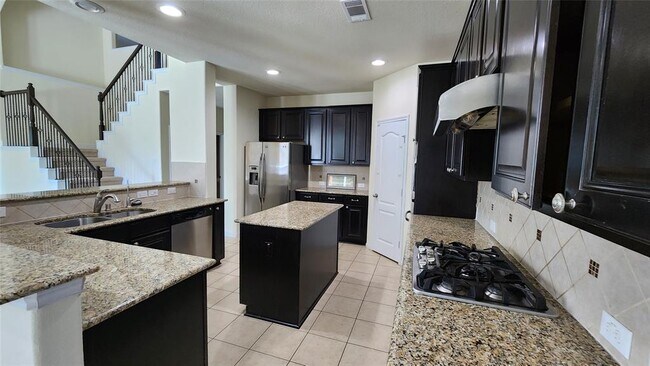 Building Photo - 2318 Nashmor Dr