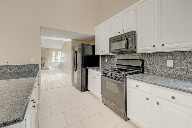 Building Photo - 2302 Brook View Ln