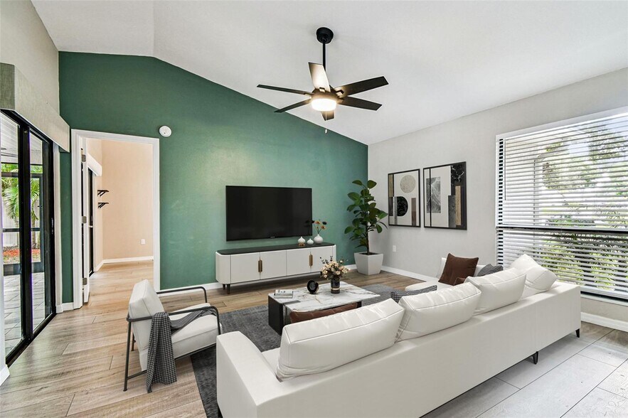 Building Photo - 2504 Gulfbreeze Cir