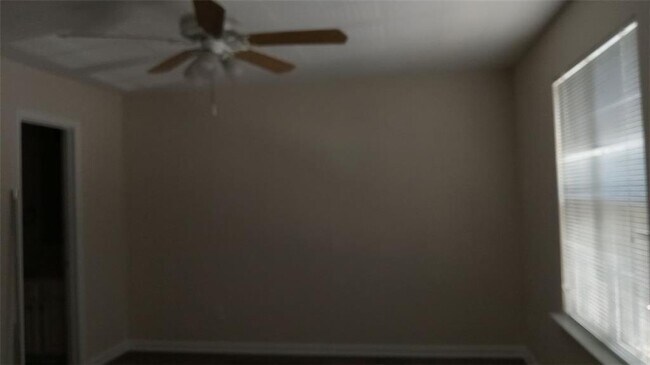 Building Photo - 755 Crestwell Cir