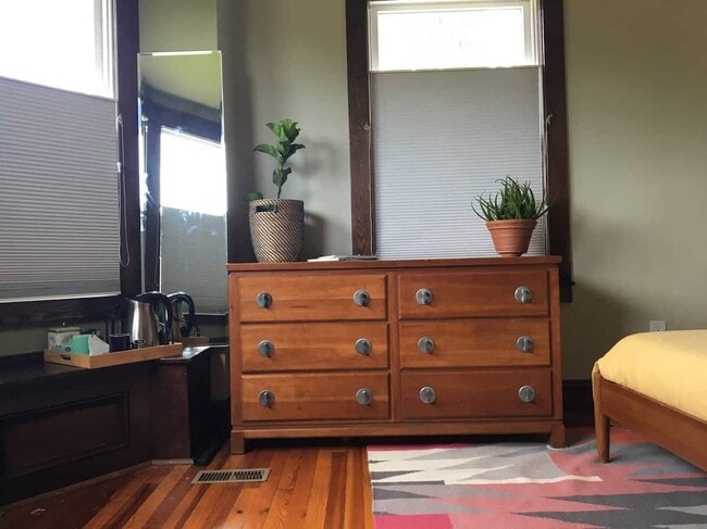 Building Photo - 216 Washington St