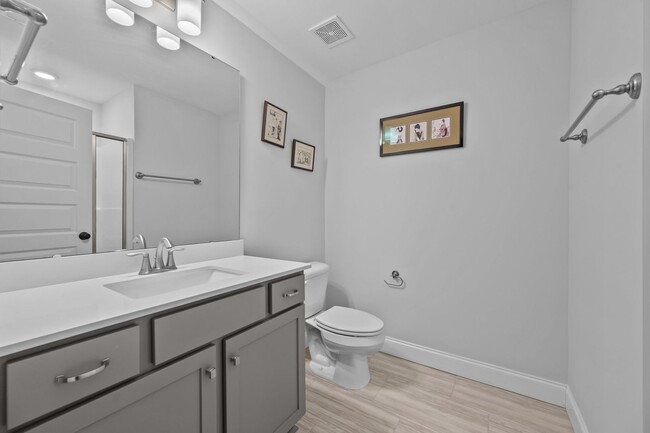 Building Photo - Exquisite 4 Bedroom/4 bath home in the Wyn...