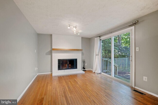 Building Photo - 12236 Stoney Bottom Rd