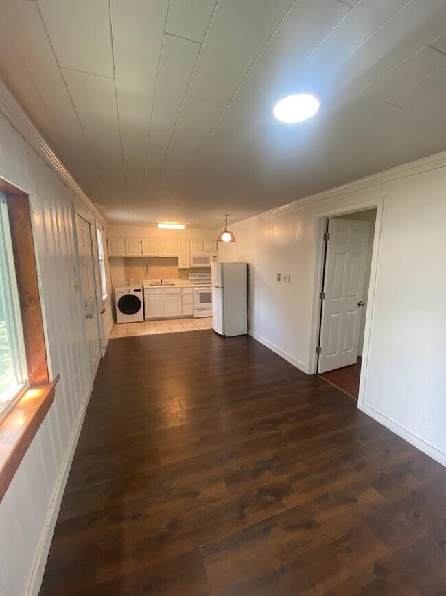 Building Photo - Chestnut Grove Village 17, 18, 19