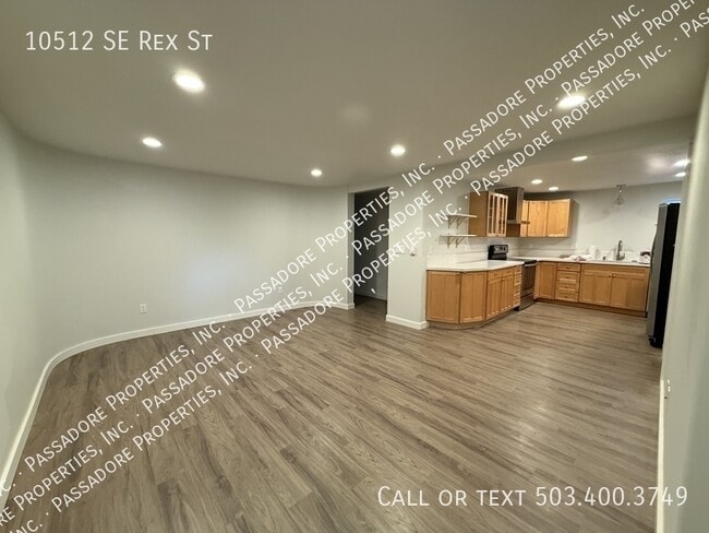 Building Photo - 10512 SE Rex St