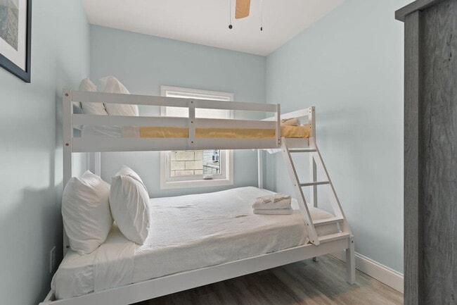 Building Photo - 8 N St