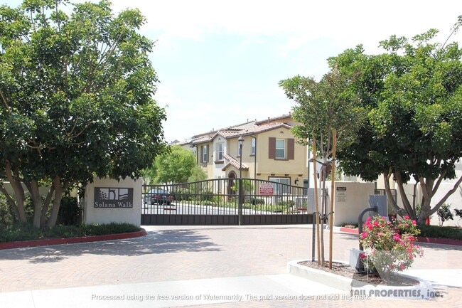 Primary Photo - Beautiful Upgraded 3 Bd 3.5 Bth w/Large Bo...