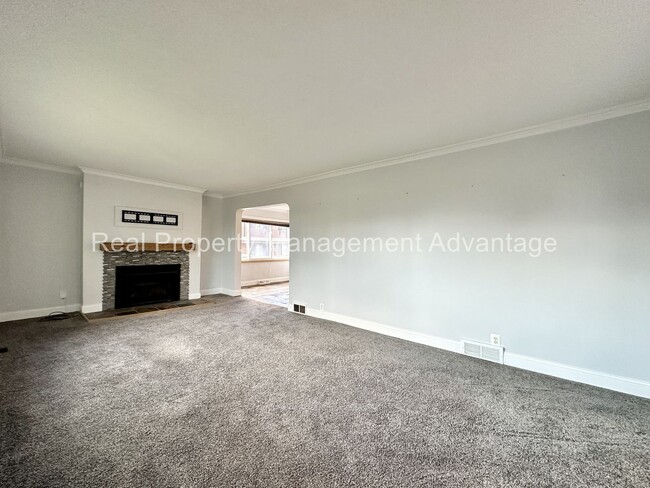 Building Photo - Charming Royal Oak Rental – Walkable to Wo...