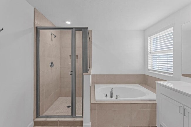 Building Photo - 7609 NW Archerfield Dr