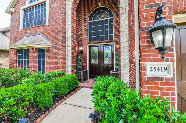 Building Photo - 25419 Richton Falls Dr