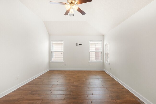 Building Photo - 4818 Fair Oak Dale Ln
