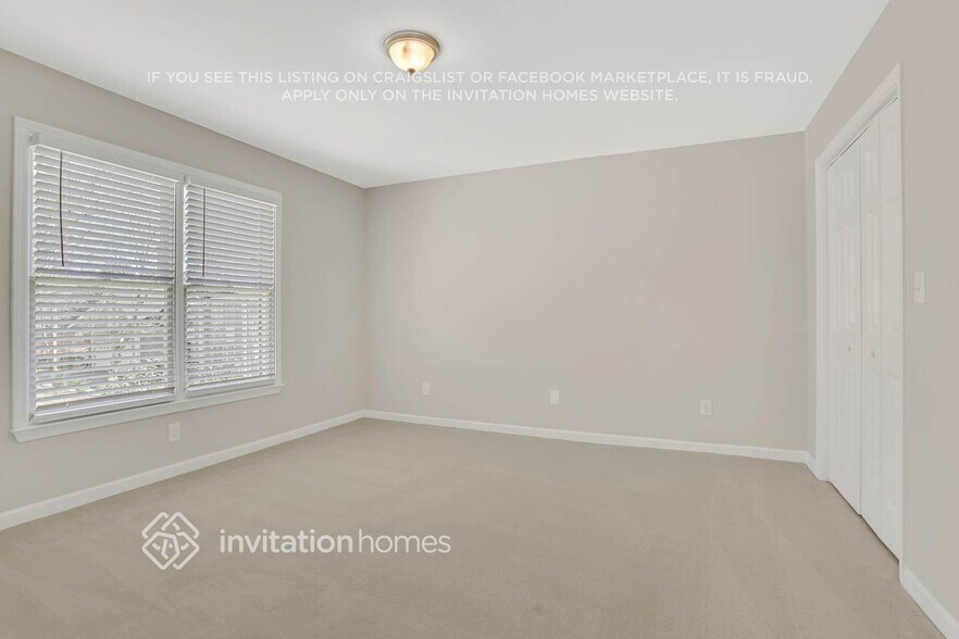 Building Photo - 4894 Day Lily Way