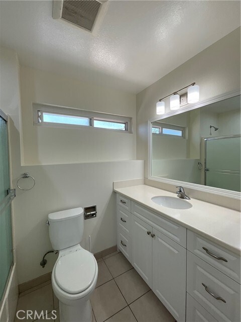 Building Photo - 2641 Santa Ana Ave
