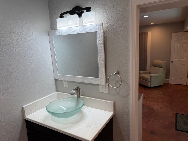 Building Photo - 12609 Cowboy Ln