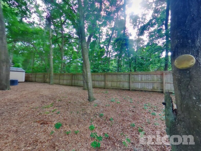 Building Photo - 3572 Raymur Villa Dr