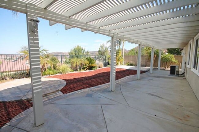 Building Photo - Exceptional Executive Single Story Home