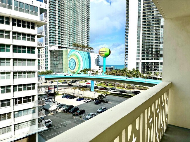Building Photo - 1825 S Ocean Dr