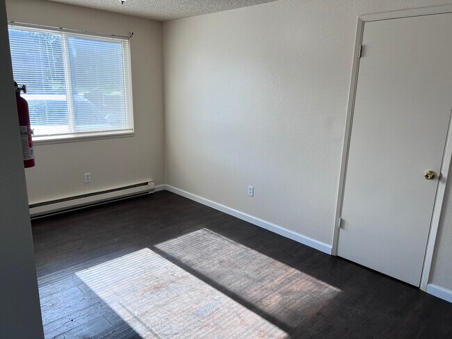 Building Photo - Kennewick 4-Plex