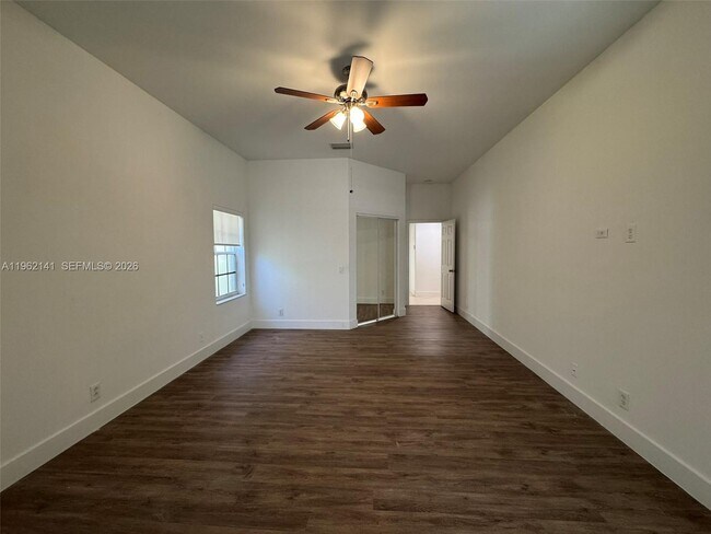 Building Photo - 4273 Fox Ridge Dr