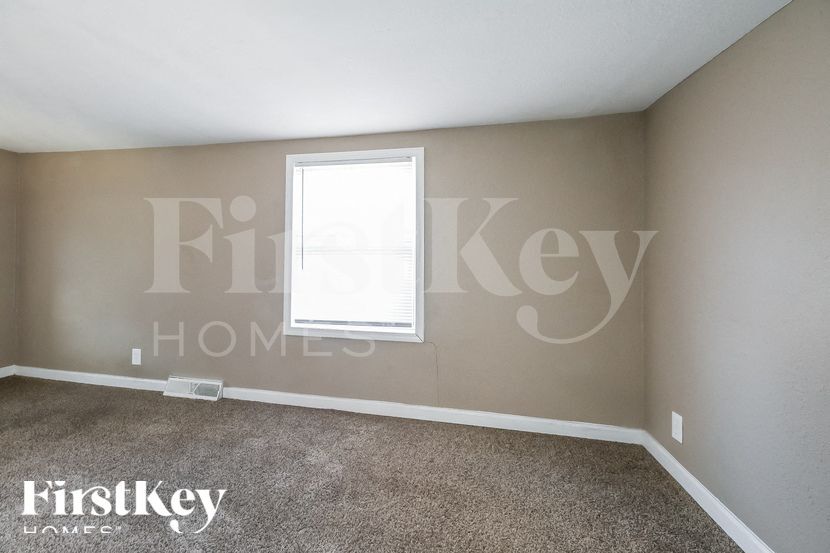 Building Photo - 3106 NE 56th St