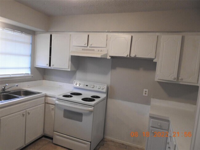 Building Photo - 6405 Westward St
