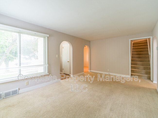 Building Photo - 1713 1st Ave NE