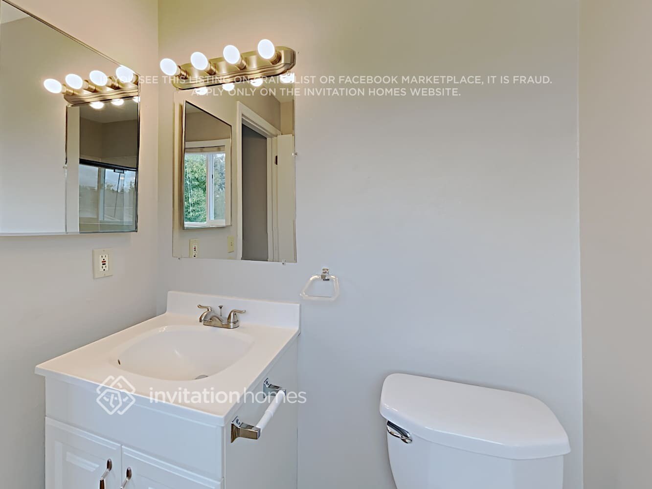 Building Photo - 2853 S Biscay Ct