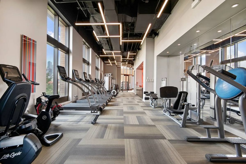 Building Photo - 335 N Desplaines St